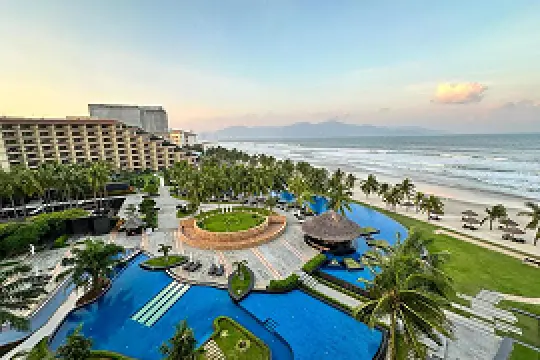 Wyndham Legend Halong